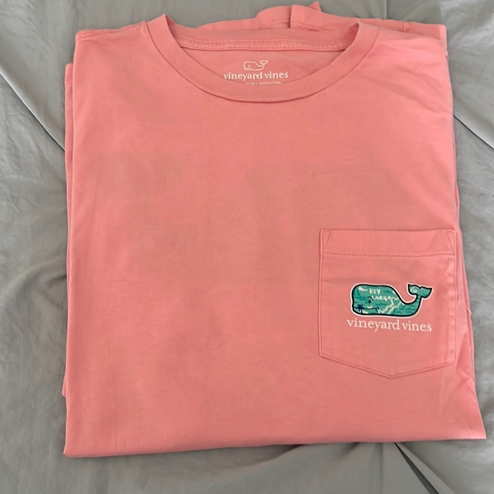 Vineyard vines t shirt EUC
